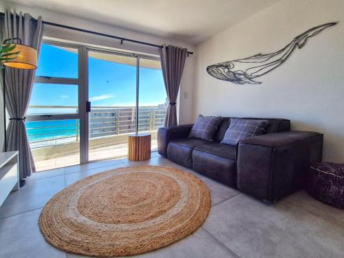 Bloubergstrand Apartment | Luxurious Ocean View Beachfront Apartment