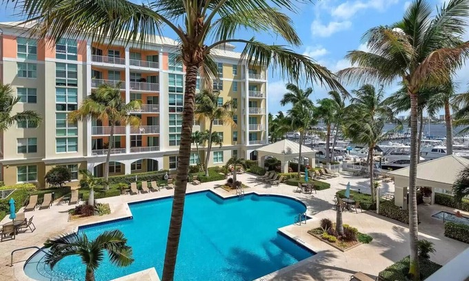 East Ocean Ave Apartment | Luxurious Resort Style 2/2 Condo in charming Lantana.