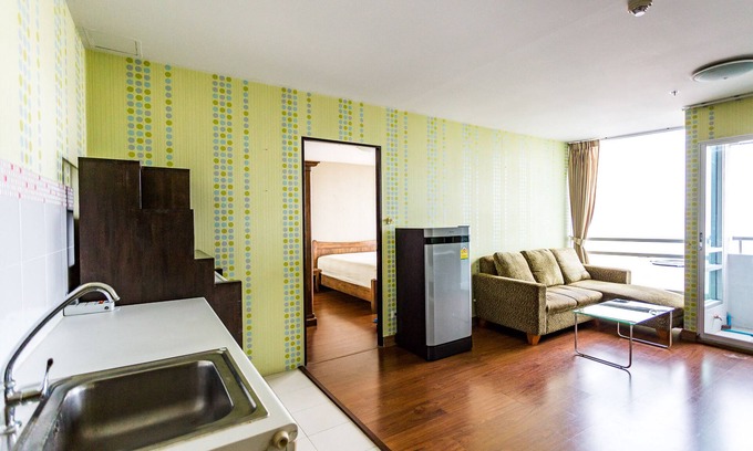 Chom Phon Condo | Luxurious room for rent at The Zest Condominium Ladprao