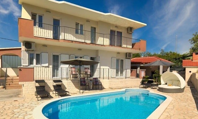 Vranjic Villa | Luxurious Villa In Quiet Neighbourhood With Gym