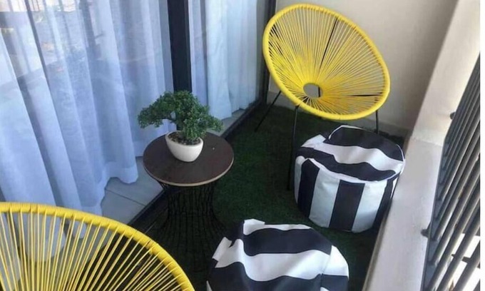 Greater Johannesburg Metropolitan Area Condo | Luxurious Waterfall 1 bedroom Condo