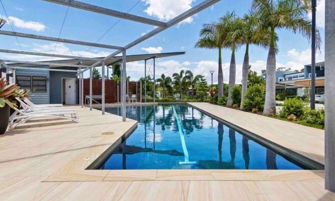 Parrearra Apartment | Luxurious Waterfront Apartment