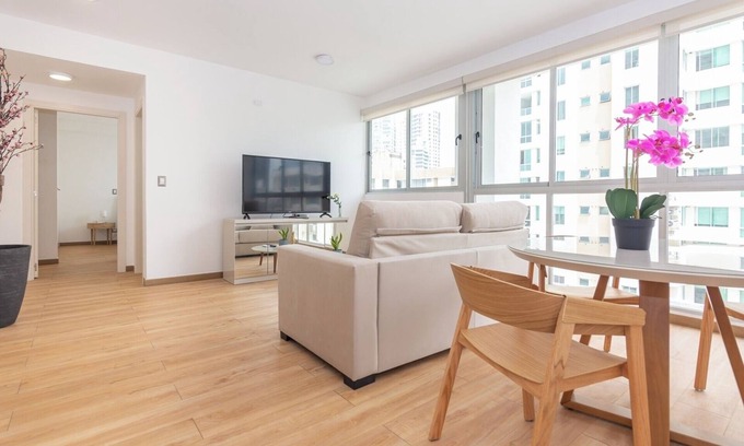 Marbella Condo | Luxury 1 bedroom apt with free parking