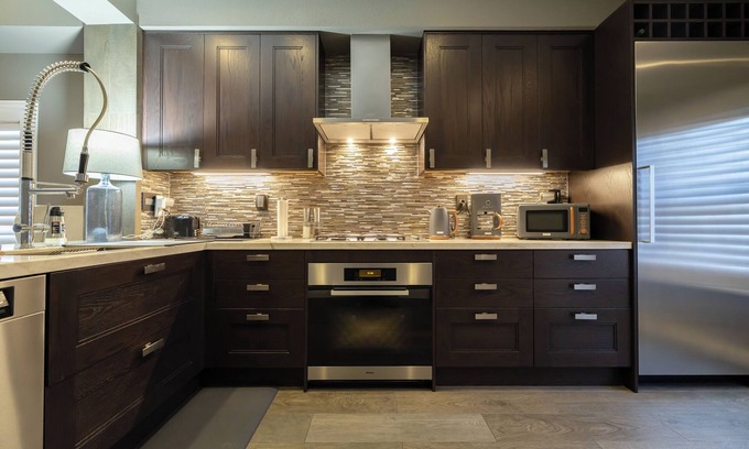 East San Mateo House | Luxury 2/3 townhome in the best neighborhood of San Mateo - next to Wholefoods !