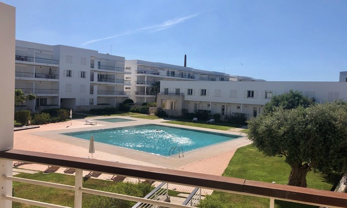 Telheiro Apartment | Luxury 2 bed apartment with swimming pool, WiFi, air con plus UK TV available