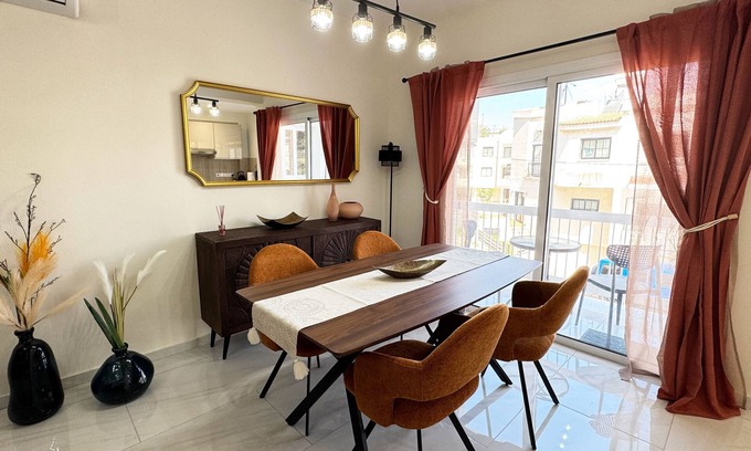 Larnaca City Centre Apartment | Luxury 2 bedroom Larnaka Center