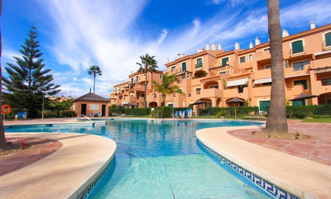 Castillo de Sabinillas Apartment | Luxury 2 Bedroom Penthouse Apartment Duquesa, Manilva - 2 mins walk to beach