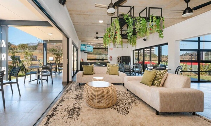 Ballito Apartment | Luxury 2 - Bedroom Upper Floor Apartment