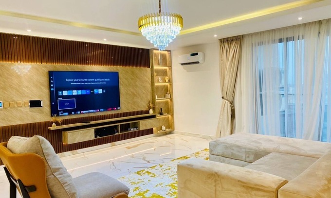 Lekki Phase 1 Apartment | Luxury 2 Bedrooms Apartment with Plastation 5