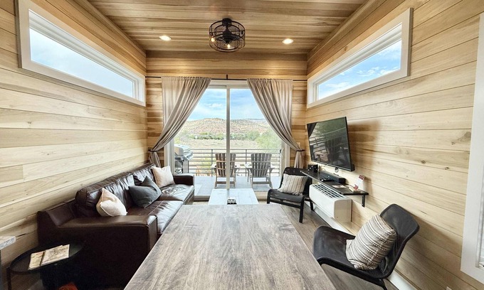 Escalante Apartment | Luxury 2 BR Tiny Home | Grand Staircase Views