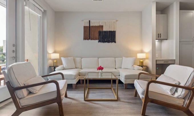 Windsor Park Apartment | Luxury 2-BR with Juliet Balcony