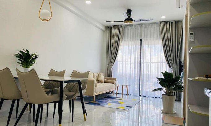 Di An Apartment | Luxury 2 King BD, 2WC, Swimming pool, Di An City, Binh Duong