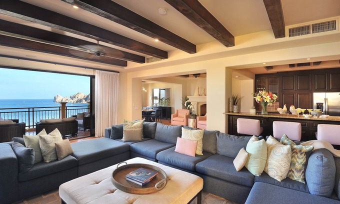 Ampliacion Juarez Condo | Luxury 2-Story 4BD Oceanview Penthouse in Cabo, Gated community