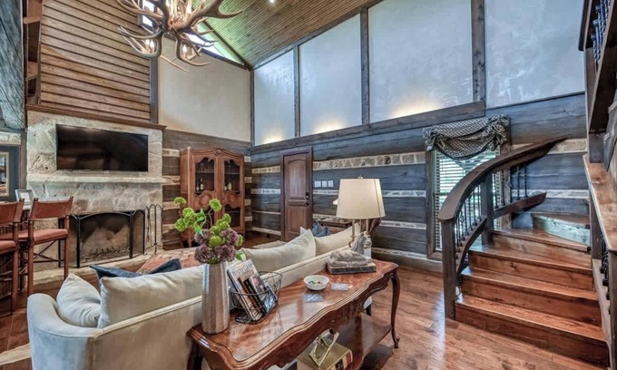 Fredericksburg Cabin | Luxury 23-ac Ranch Casita With Hot tub