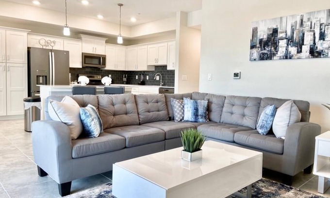 Kissimmee Condo | Luxury 2bd/2 bath Condo Home 250