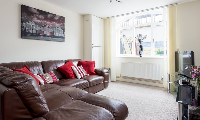 Boscombe Apartment | Luxury 2BR apartment 500m from beach and close proximity to New Forest