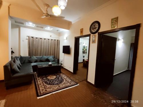 E-11 Sector Apartment | Luxury 2BR Family Apt/Wi-Fi/Netflix