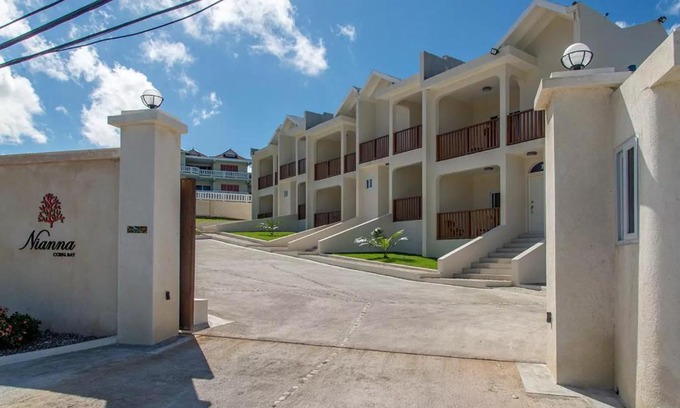 IronShore Estates House | Luxury 2BR Home facing Beach w/Pool Montego Bay #3