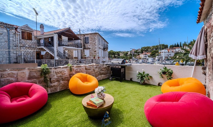 Milna (Brac) Villa | Luxury 3BR Villa with Seaview ąnd Jacuzzi