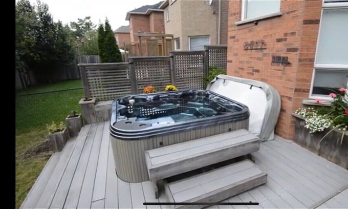 Richmond Hill House | LUXURY 4 BD DETACHED HOUSE WITH HOT TOP