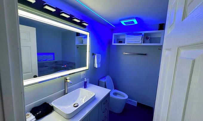 Des Plaines House | Luxury 4 Bed 2.5 Bath Home near O'Hare Airport