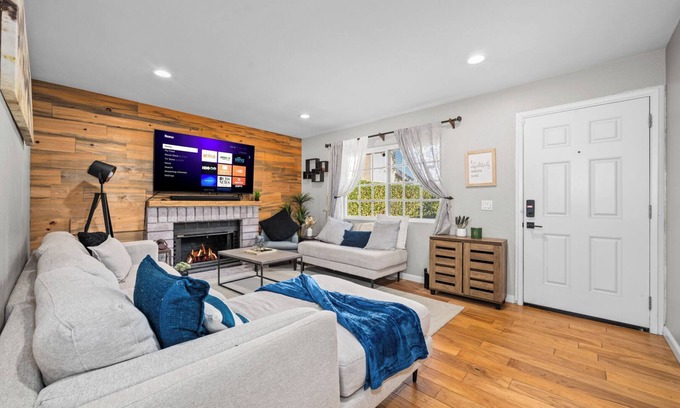 Mira Mesa House | Luxury 4-bedroom in terrific San Diego with Detached Studio &Backyard Oasis