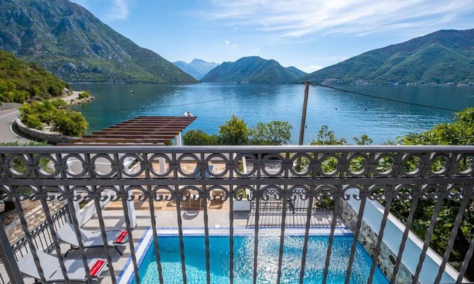 Strp Villa | Luxury 4-bedroom villa with pool! - Strp