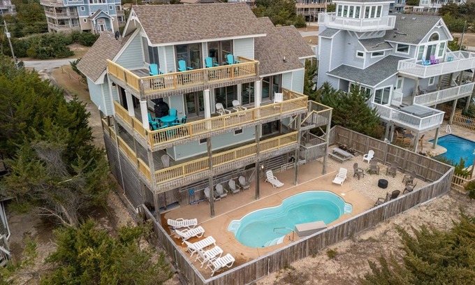 Farrow Shores House | Luxury 5 bedroom/5 bath oceanfront with pool
