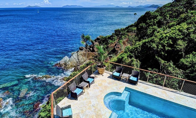 Peterborg Villa | Luxury 5 Bedroom Ensuite Ocean Front Villa with Pool with Stunning Views at Villa Sorriso