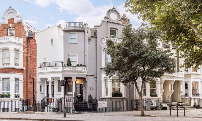 Chelsea Riverside House | Luxury 5 Bedroom Townhouse with private Patio in Chelsea