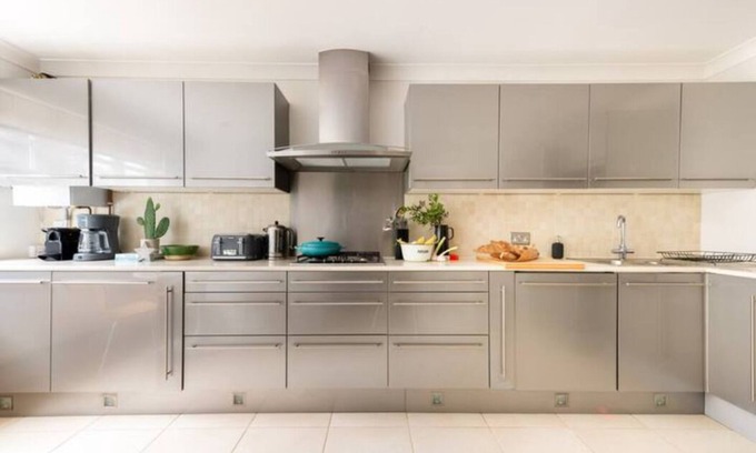 Fortis Green House | Luxury 5BR/5 Beds House Free Parking/Portable Aircons/Great Views