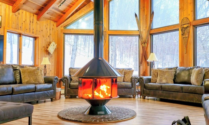 Ludlow Ski Chalet | Luxury 8BR Ski In/Out Okemo Chalet on Sachem Trail Sleeps 22 Adults