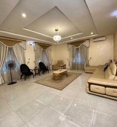 Ibadan Apartment | Luxury and Cozy family home