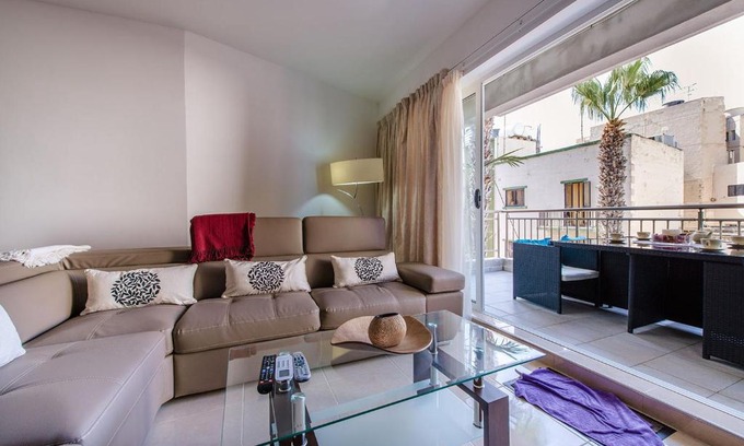 Bugibba Apartment | Luxury Apartment Close to the Sea