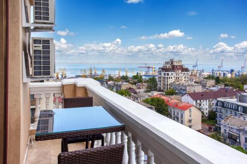 Odessa City Center Apartment | Luxury Apartment in the City Centre