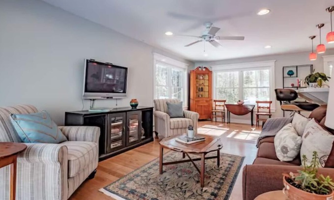 Cumberland Foreside House | Luxury apartment in Exclusive Waterfront Neighborhood