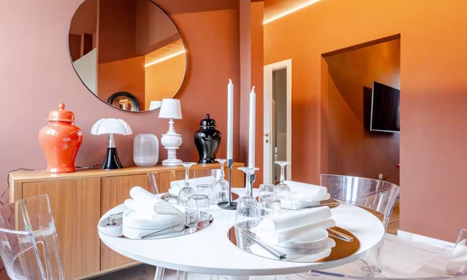 Santa Maria Novella Apartment | Luxury Apartment Nestled in Florence's center with a view on the reviver side.