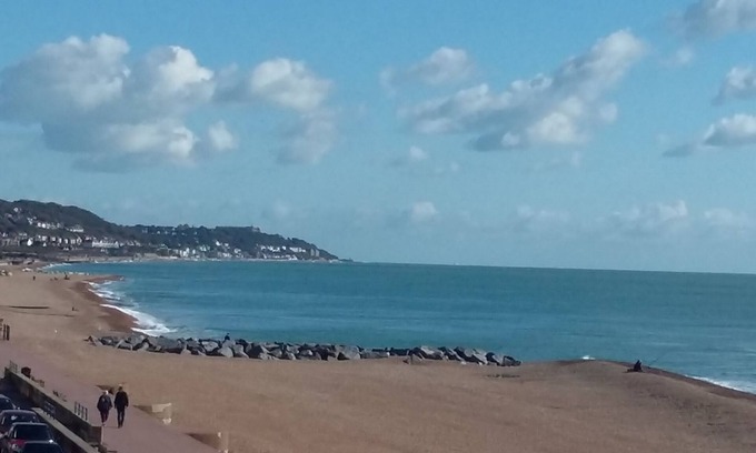 Hythe Apartment | Luxury apartment on seafront in Hythe