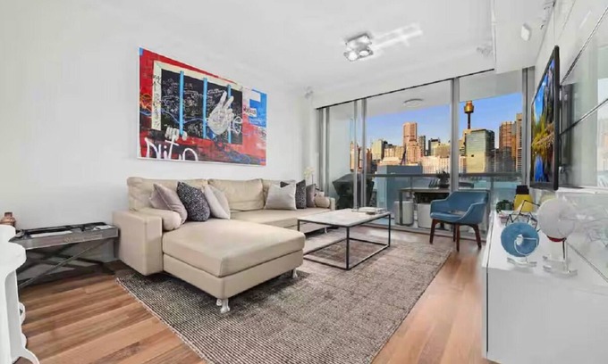 Pyrmont Apartment | Luxury Apartment Overlooking City and Darling Harbour