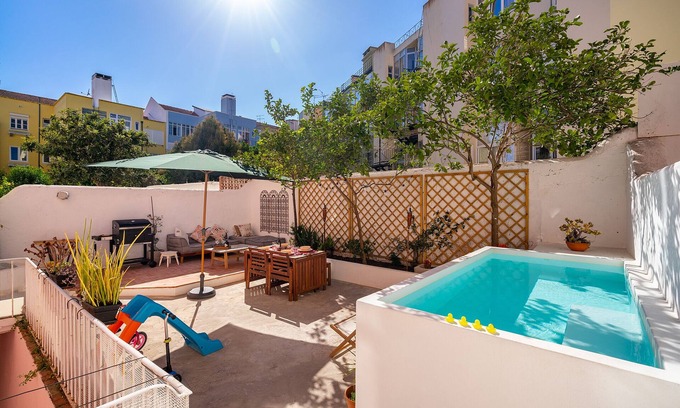 Alcantara Apartment | Luxury apartment with private Pool & Garden