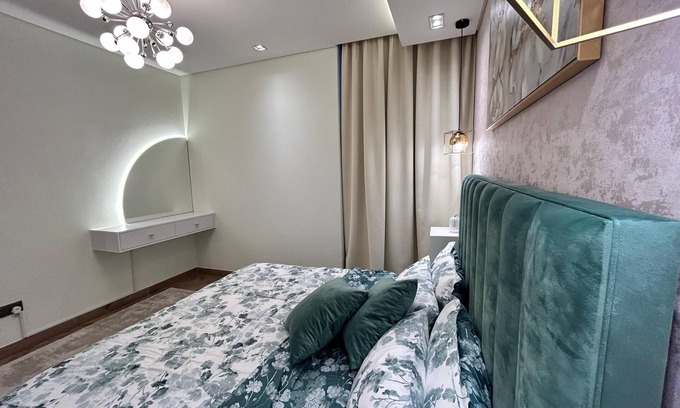 Al Hoora Apartment | Luxury Apartment with Panoramic Sea View - Era View Towers