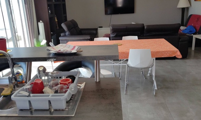 Vic-la-Gardiole Condo | Luxury apartment with terrace