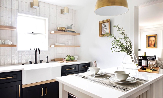 Avondale House | Luxury Avondale Guest House, Walk to Shops