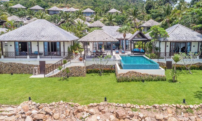 Choeng Mon Villa | Luxury Beachfront Pool Villa 4BR - Finu@Samui
