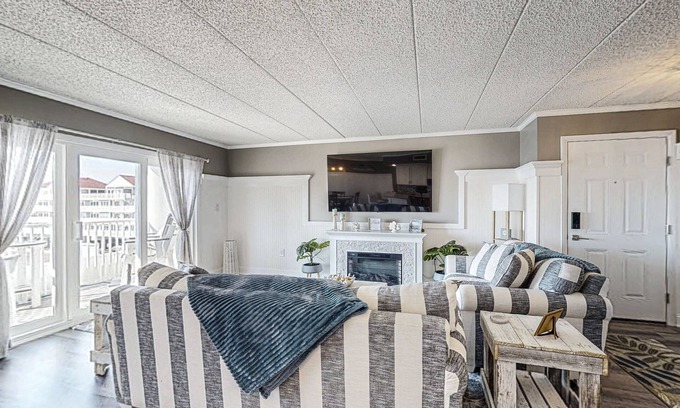 Ocean City Condo | Luxury - bay view condo with balcony, pool, W/D, AC & a short walk to the beach
