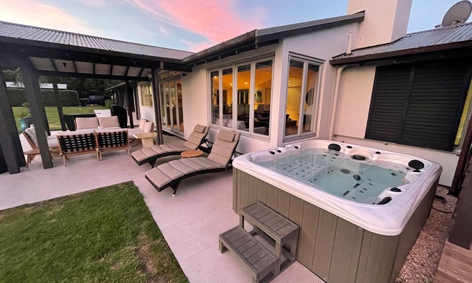 Tawharanui House | Luxury Beachside Paradise in Matakana