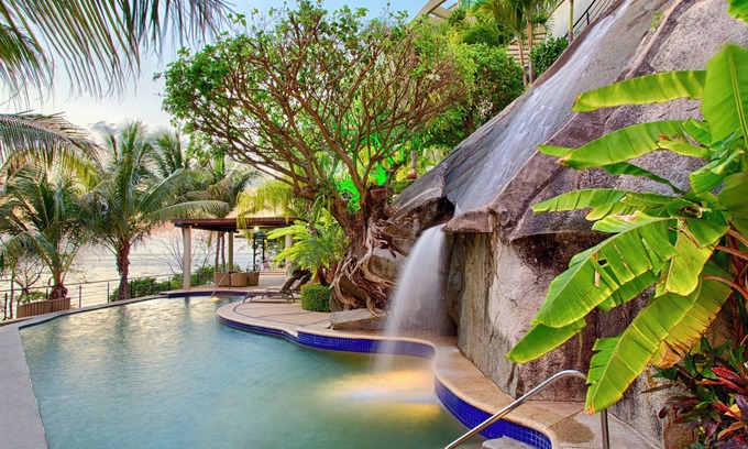 Boca de Tomatlan Villa | Luxury Beach Frontage Villa with amazing views for Rent