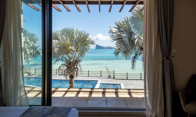 Bain Boeuf Apartment | Luxury beachfront duplex, Coin de Mire view/3Bed