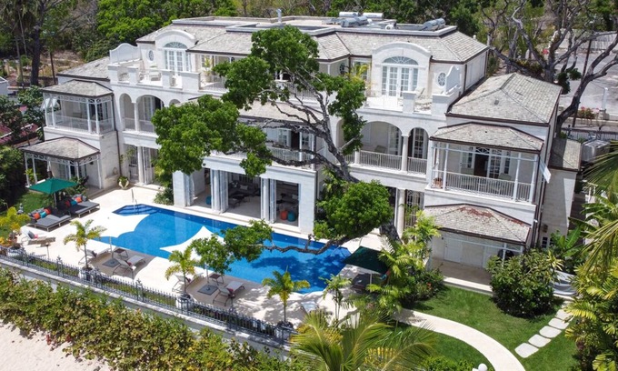 Old Trees Bay Villa | Luxury Beachfront Villa - Kiko (6 bed)
