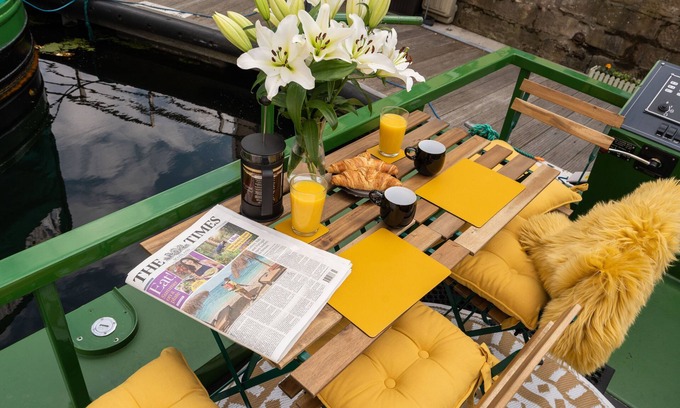 Tollcross Boat Rental | Luxury Boat, Floating Barge Accommodation